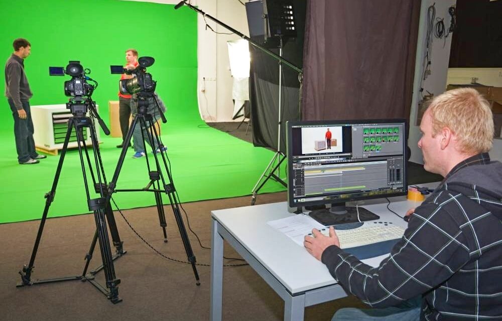 Natáčení produktových videí v ateliéru pomocí techniky klíčováni na zeleném pozadí. | AVIDIS